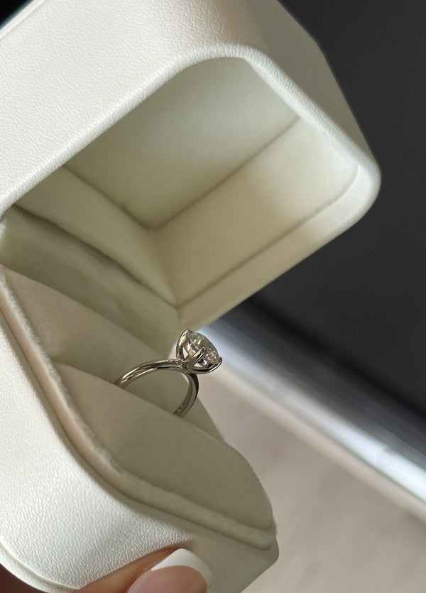 Annabelle Brilliant cut ring