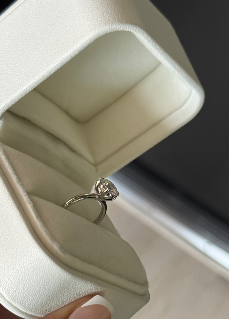 Annabelle Brilliant cut ring