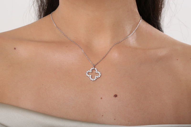 CLOVER DIAMANTE NECKLACE