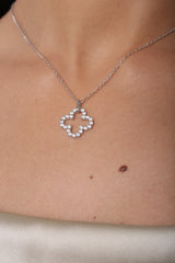 CLOVER DIAMANTE NECKLACE