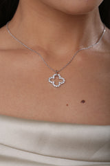 CLOVER DIAMANTE NECKLACE