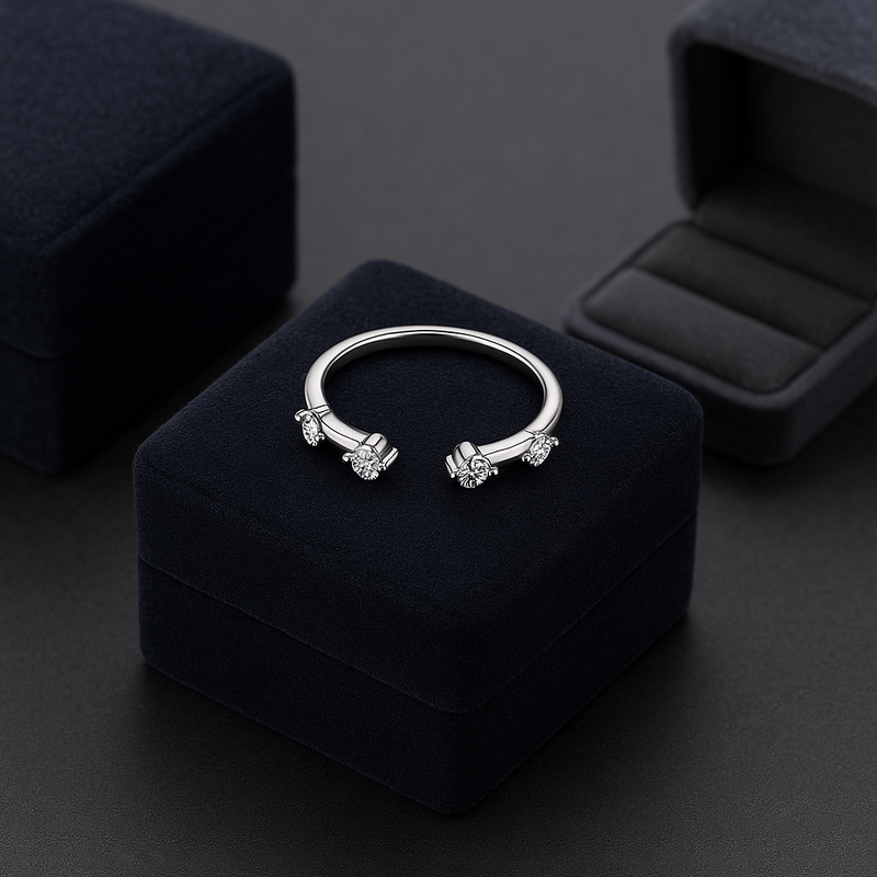 Adjustable cluster Amy band